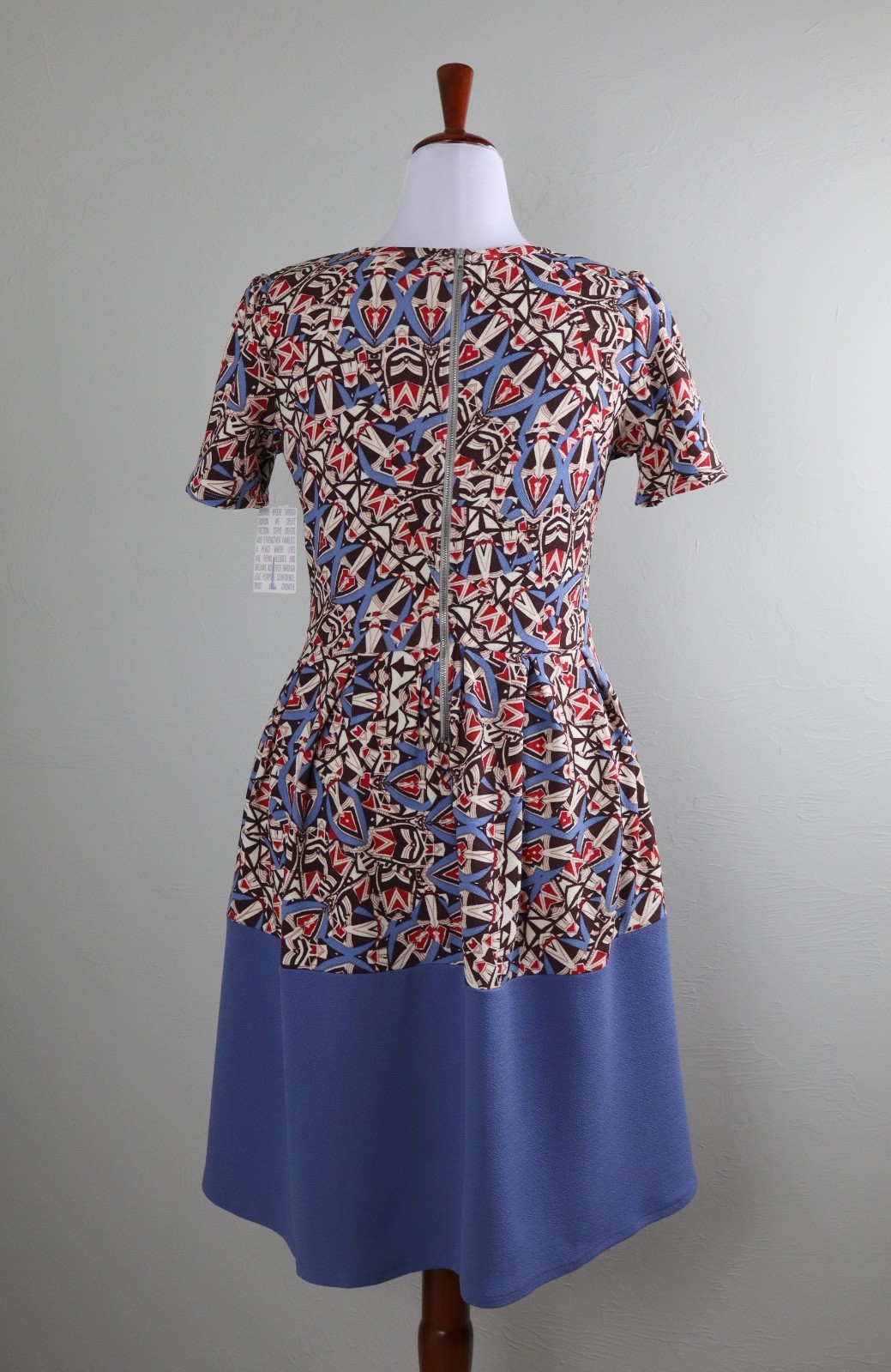 LULAROE NWT Textured Stretch Border Hem Blue Brown Geo Amelia Dress Size Large