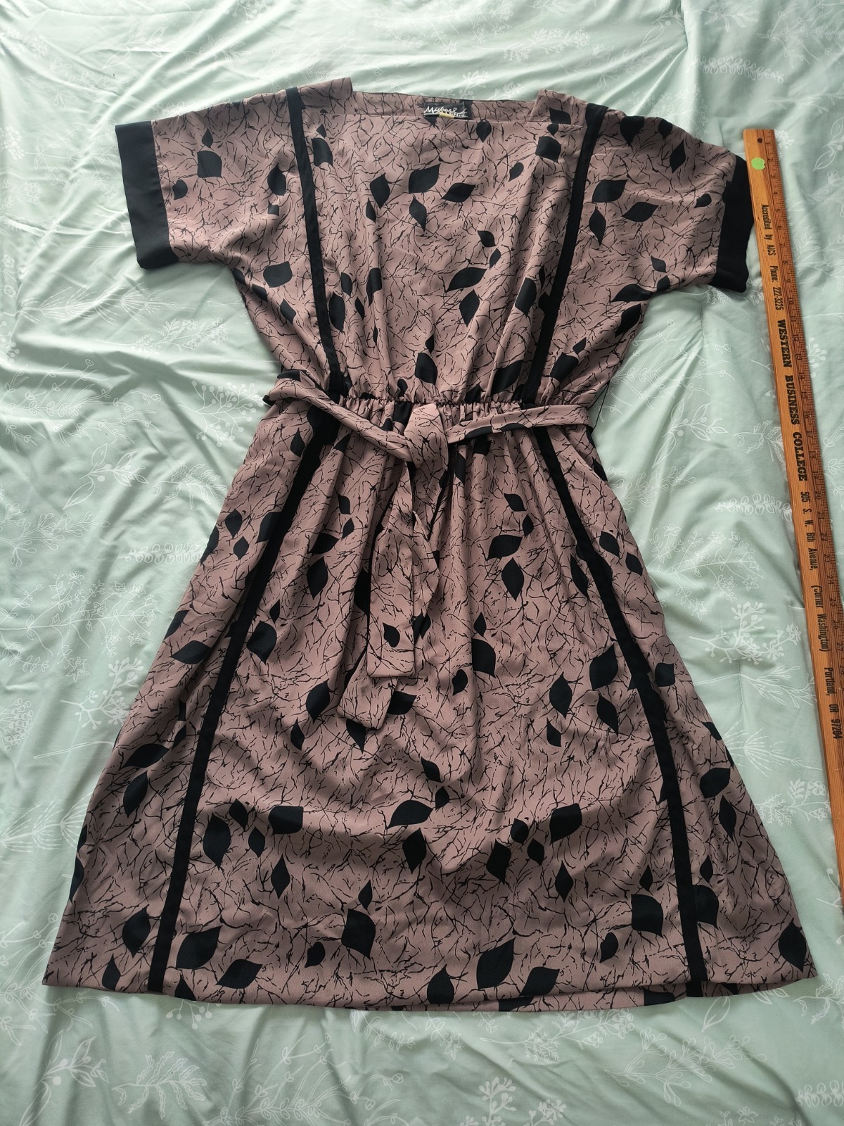 Vintage Michael Allen Womens Brown With Black Leaves Dress