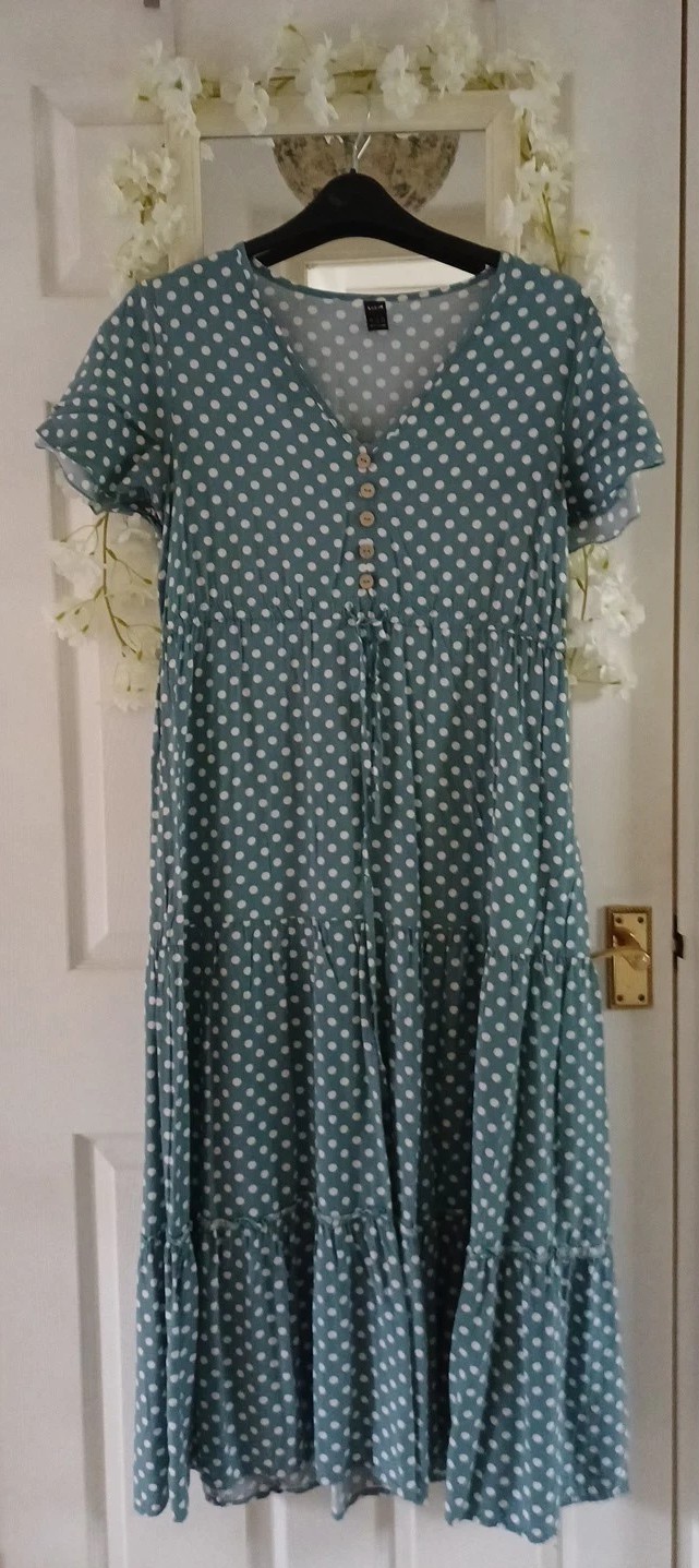 Pretty Floaty Polka Dot Long Dress 👗 M 10 12