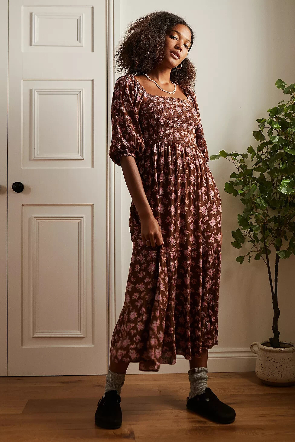 Urban Outfitters UO Lottie Chocolate Floral Tie-Back Midi Dress Printed M 266309