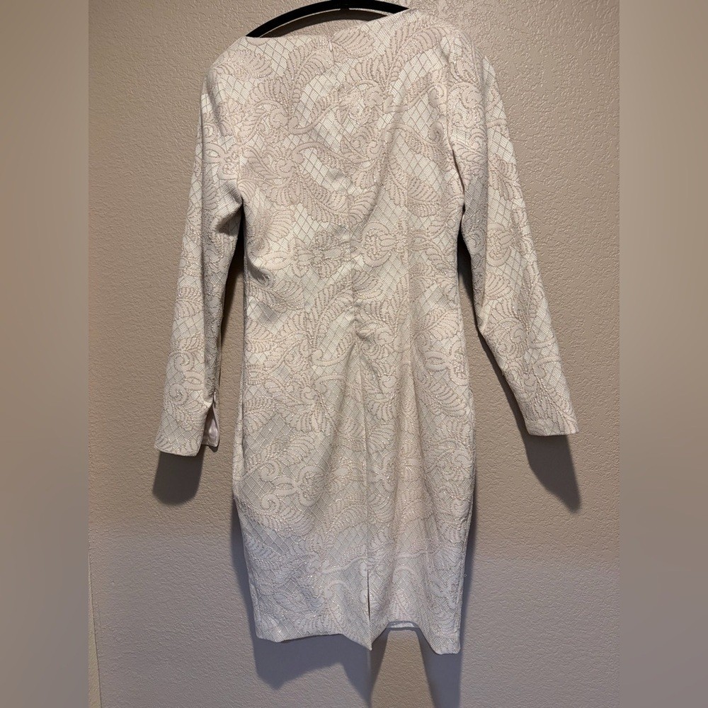 Badgley Mischka Stunning Cream Long Sleeve Dress with Gold Accent Detail Sz 6