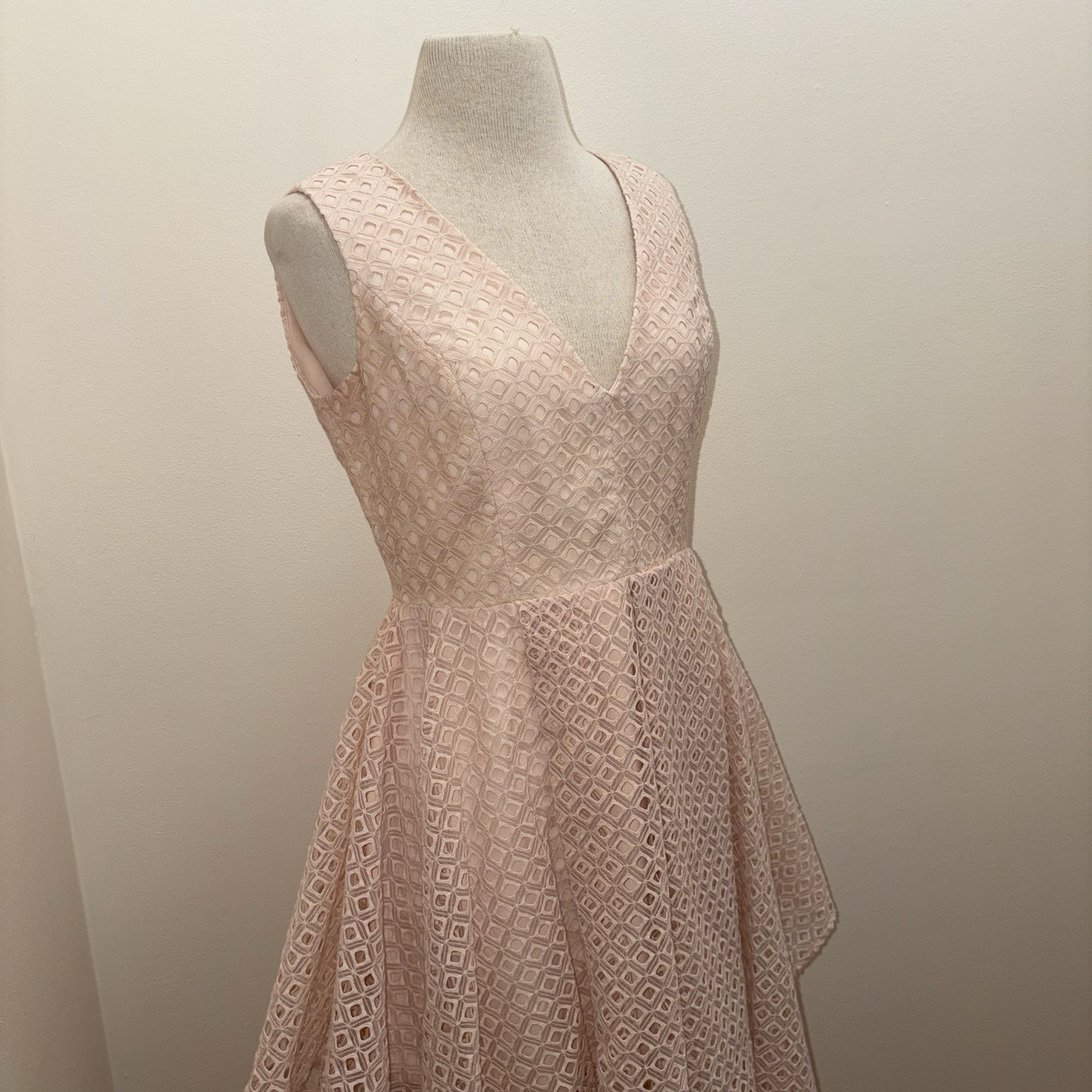 Keepsake The Label $275 Last Dance Eyelet In Soft Peach A Line Dress Size Large