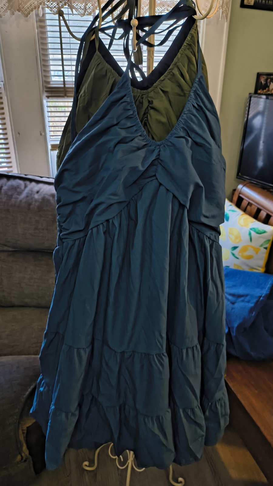 XL Spaghetti Strap Dress w/Back Band That Stretches. Great Condition New No Tags