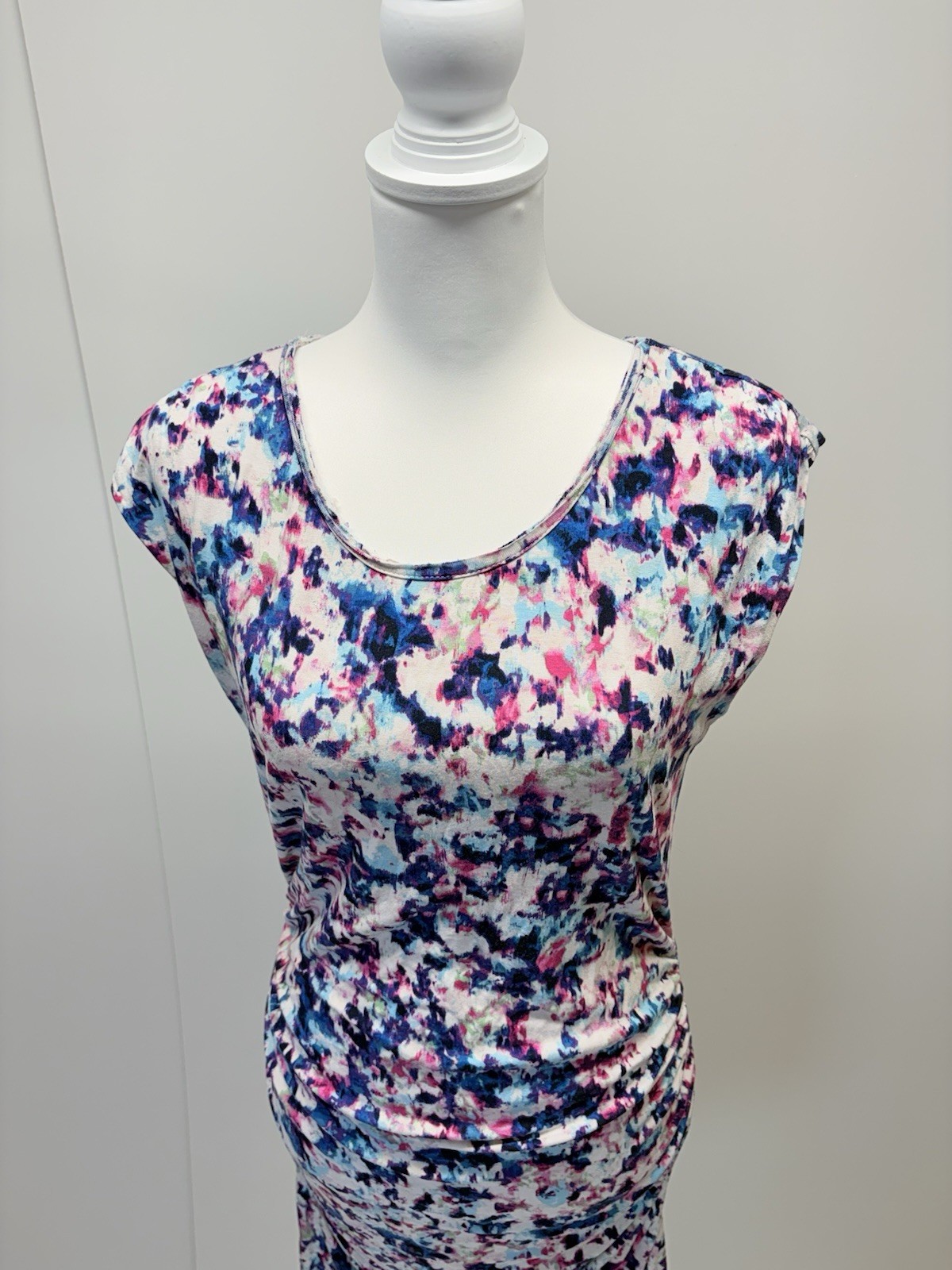 Kut From The Kloth Size Large White Pink and Blue Watercolor Short Sleeve Dress