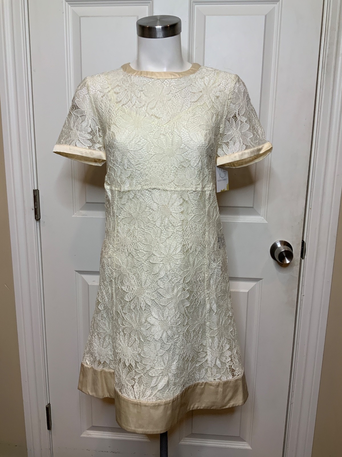Marc by Marc Jacobs Cream Floral Lace Silk Blend Trim Dress W/ Slip, Size 2