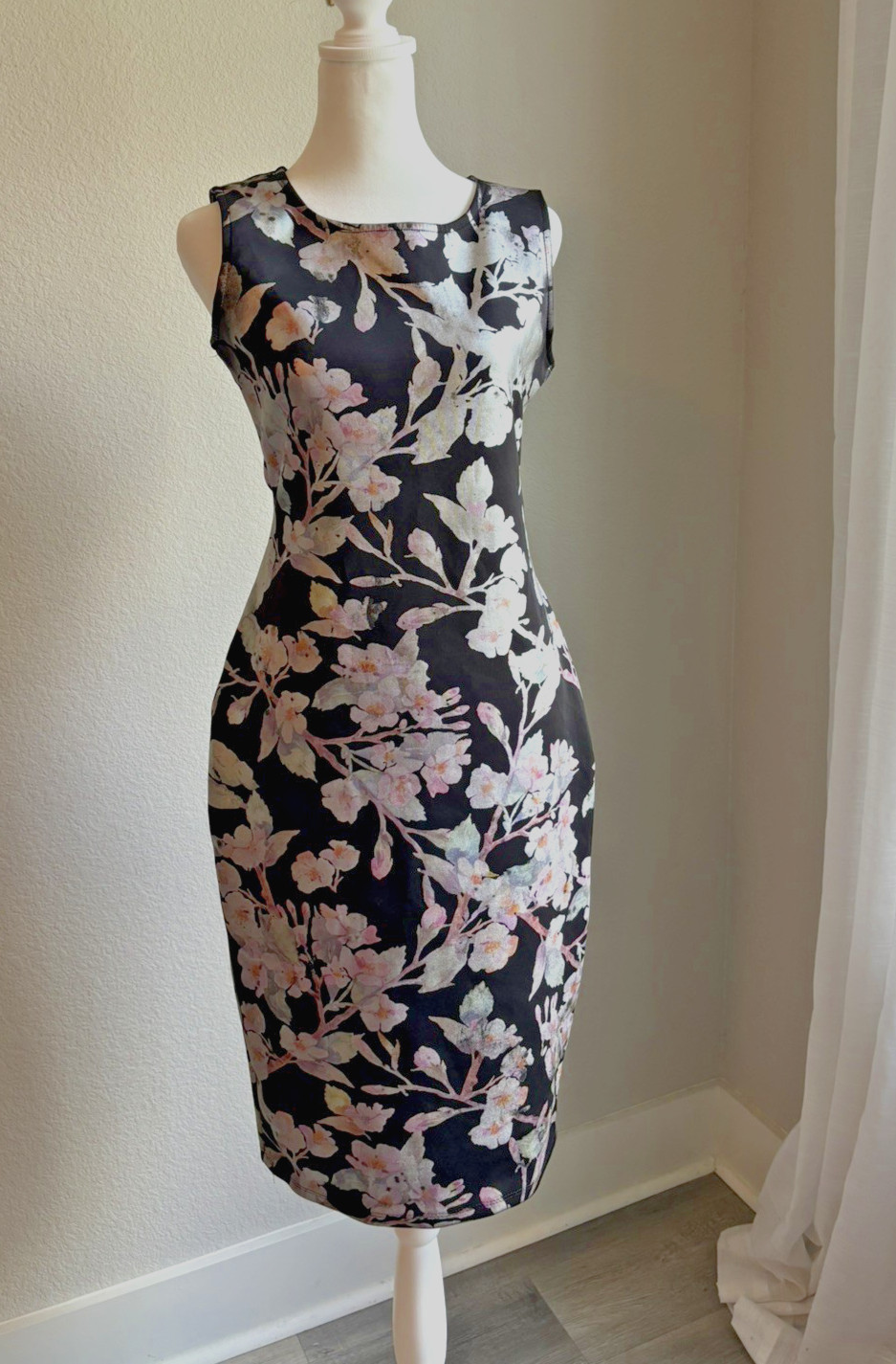 Olivia Matthews Sheath Dress Black Silver & Floral Print Size Medium Classy Glam