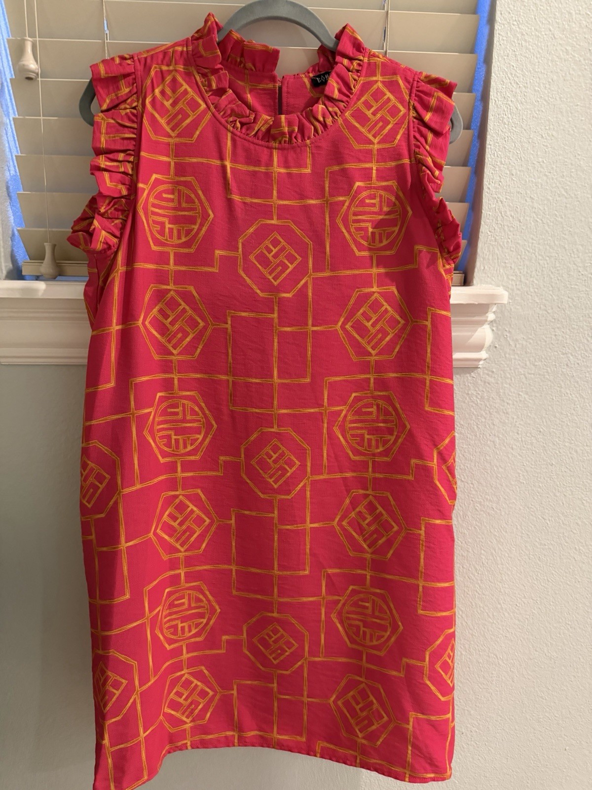 Boho Chic Women’s M Pink Gold Geometric Shift Dress Sleeveless Ruffle Knee