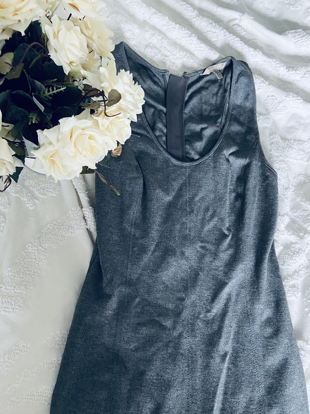 Banana Republic Classy Gray Soft Fabric Fitted Flutter Sleeveless Dress Size 4