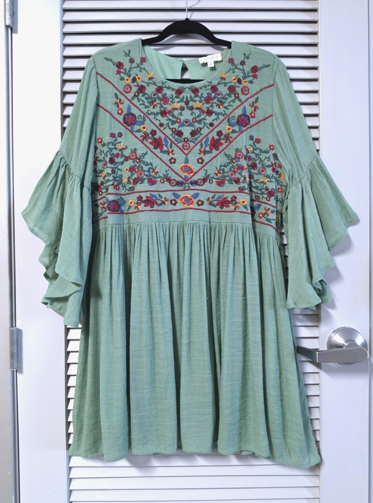 3/4 sage green floral embroidered bell ruffle slev pleat dress XL