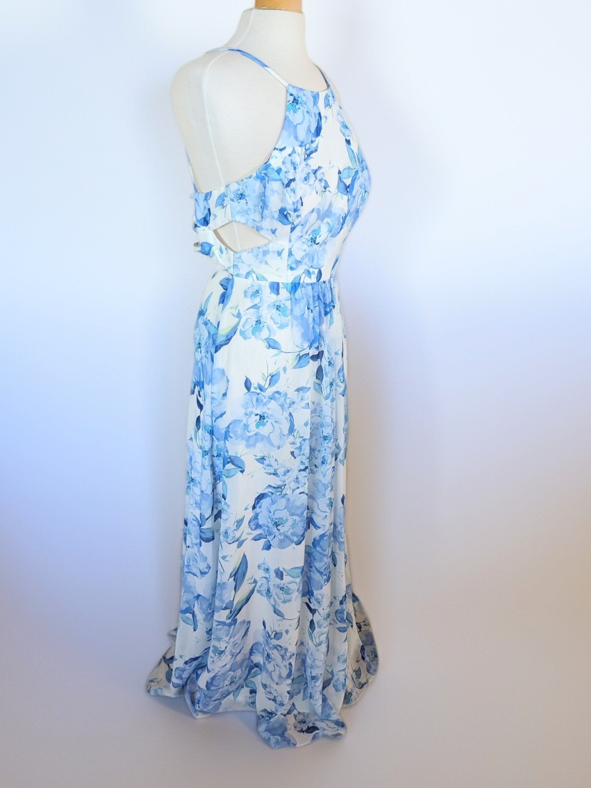 Morgan & Co Blue Floral Halter Maxi Dress Size 5 Chiffon Prom Formal Wedding