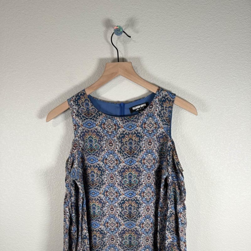 Fashion Union Women’s Blue Paisley Cold Shoulder Long Sleeve Shift Dress XS 4