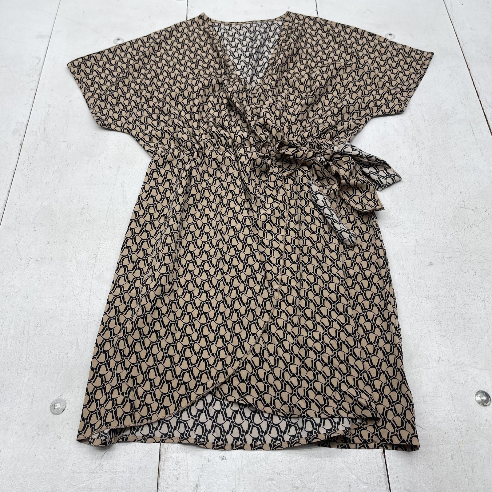 Geometric Print Dress Womens Large Tan Black Wrap Belted Short Sleeve V Neck