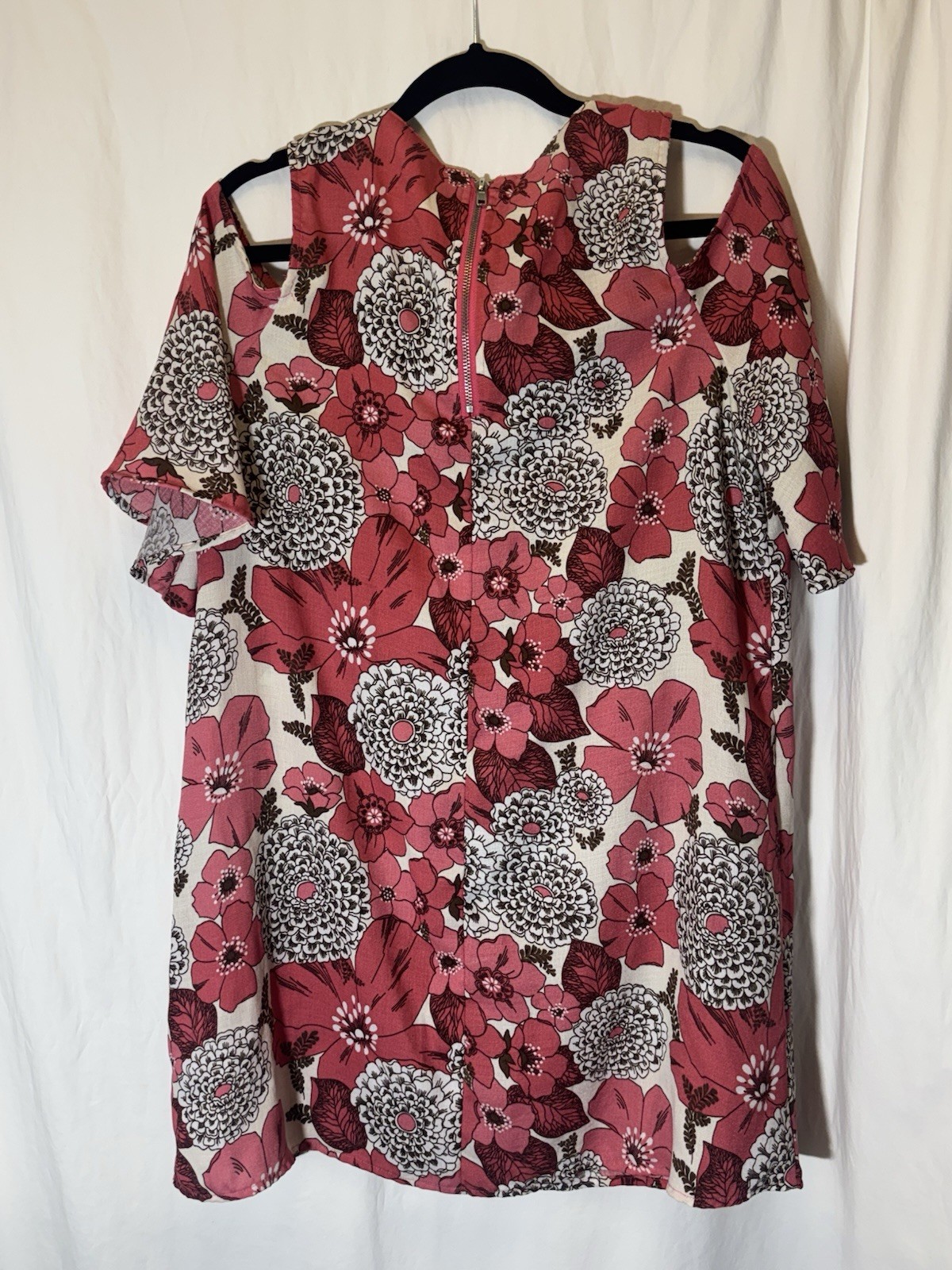 Umgee Cold Shoulder Top W/ Red Floral Print Size M HH7