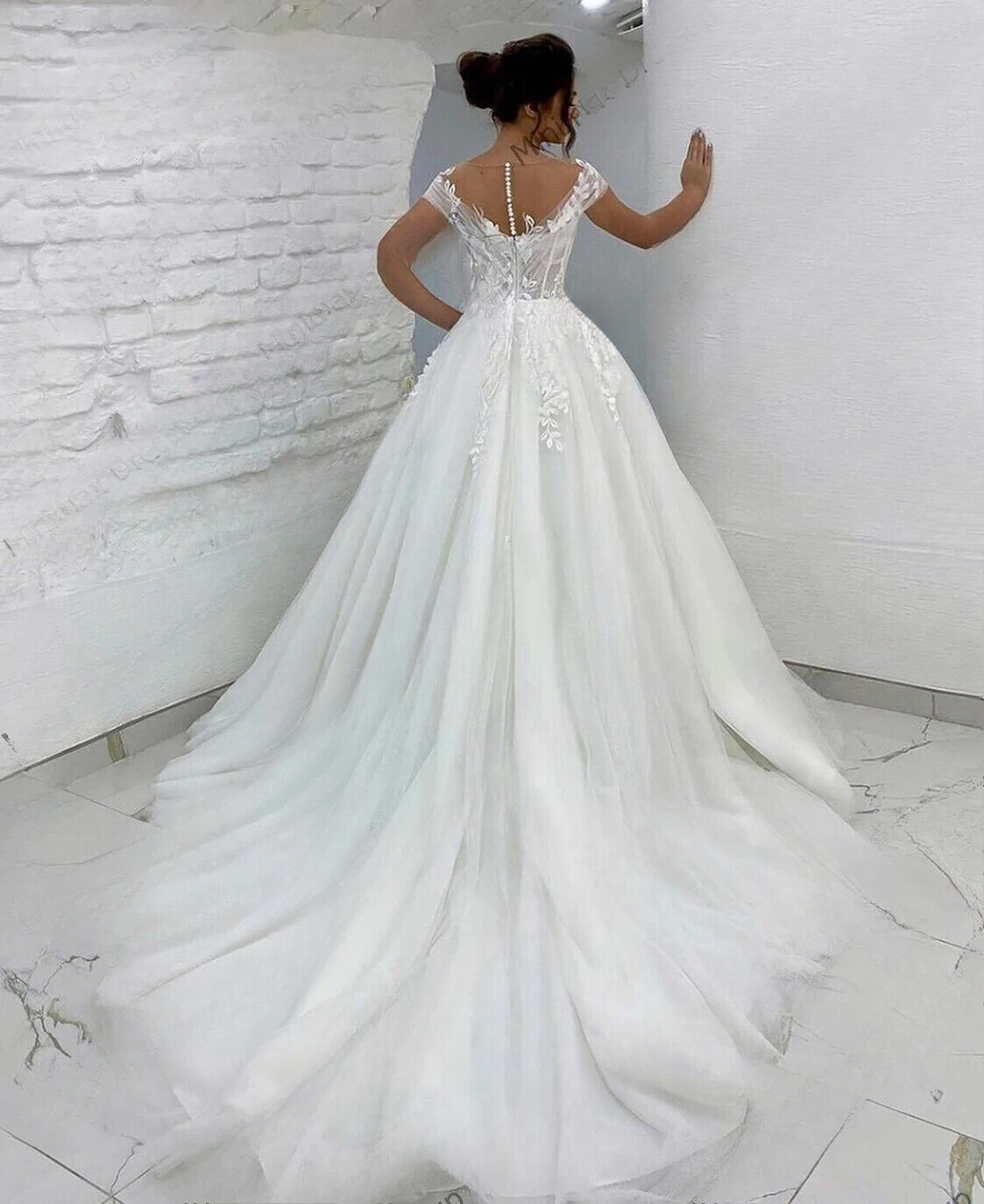 A-Line Lace Applique Evening Dress Fluffy Mesh Ruffled V-Neck Party Gowns