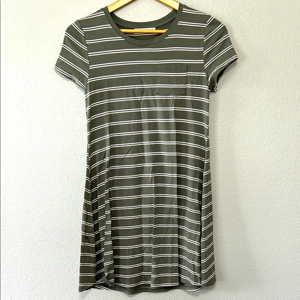 Arizona Women’s Green Stripped Casual Mini Dress Small Crew Neck Short Sleeves