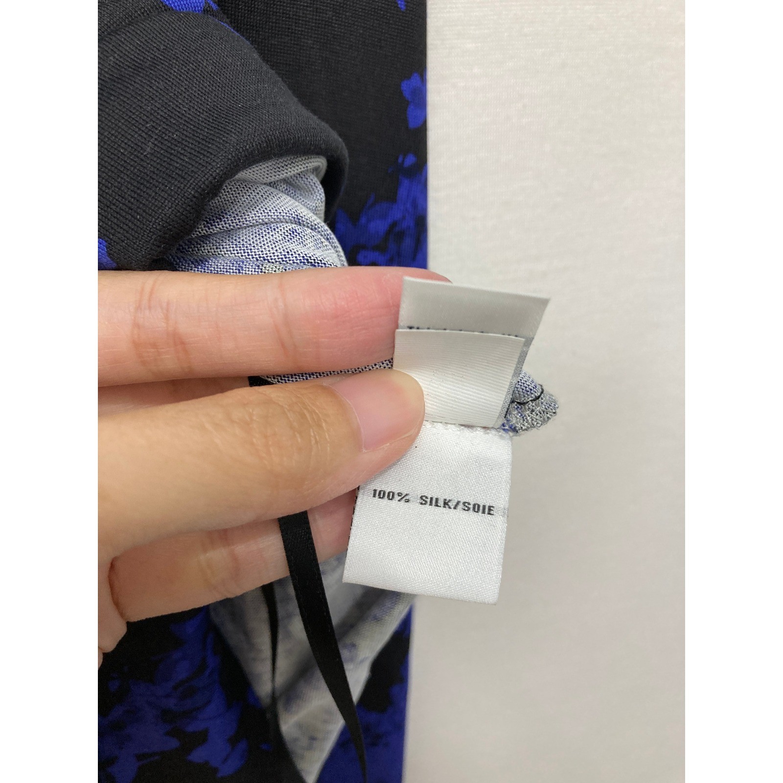 Diane von Furstenberg Silk Jersey Raye Dress size 6 Blue Black Floral Preppy