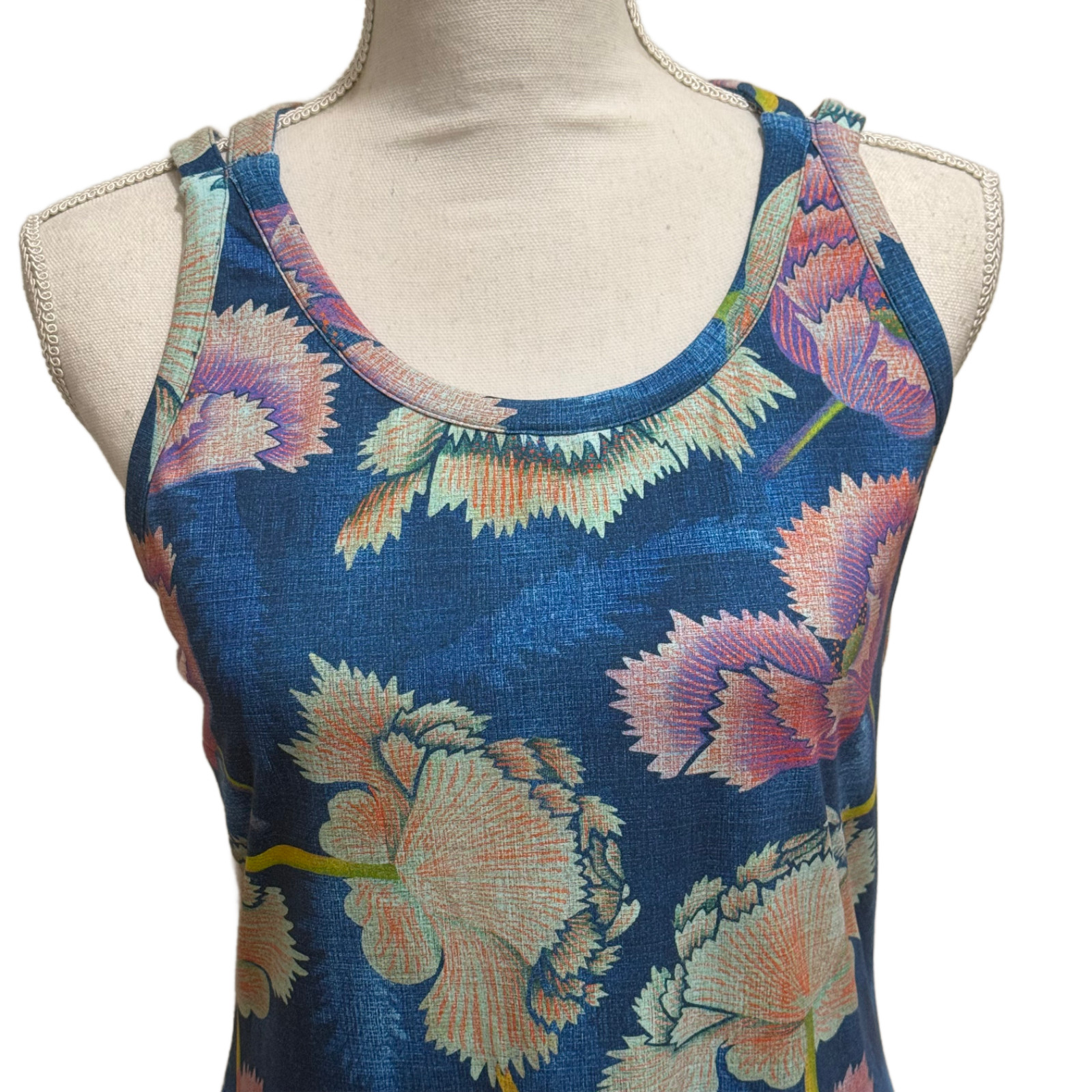 Title Nine Women’s Size Medium Dress Built In Bra Nylon Spandex Blend Floral