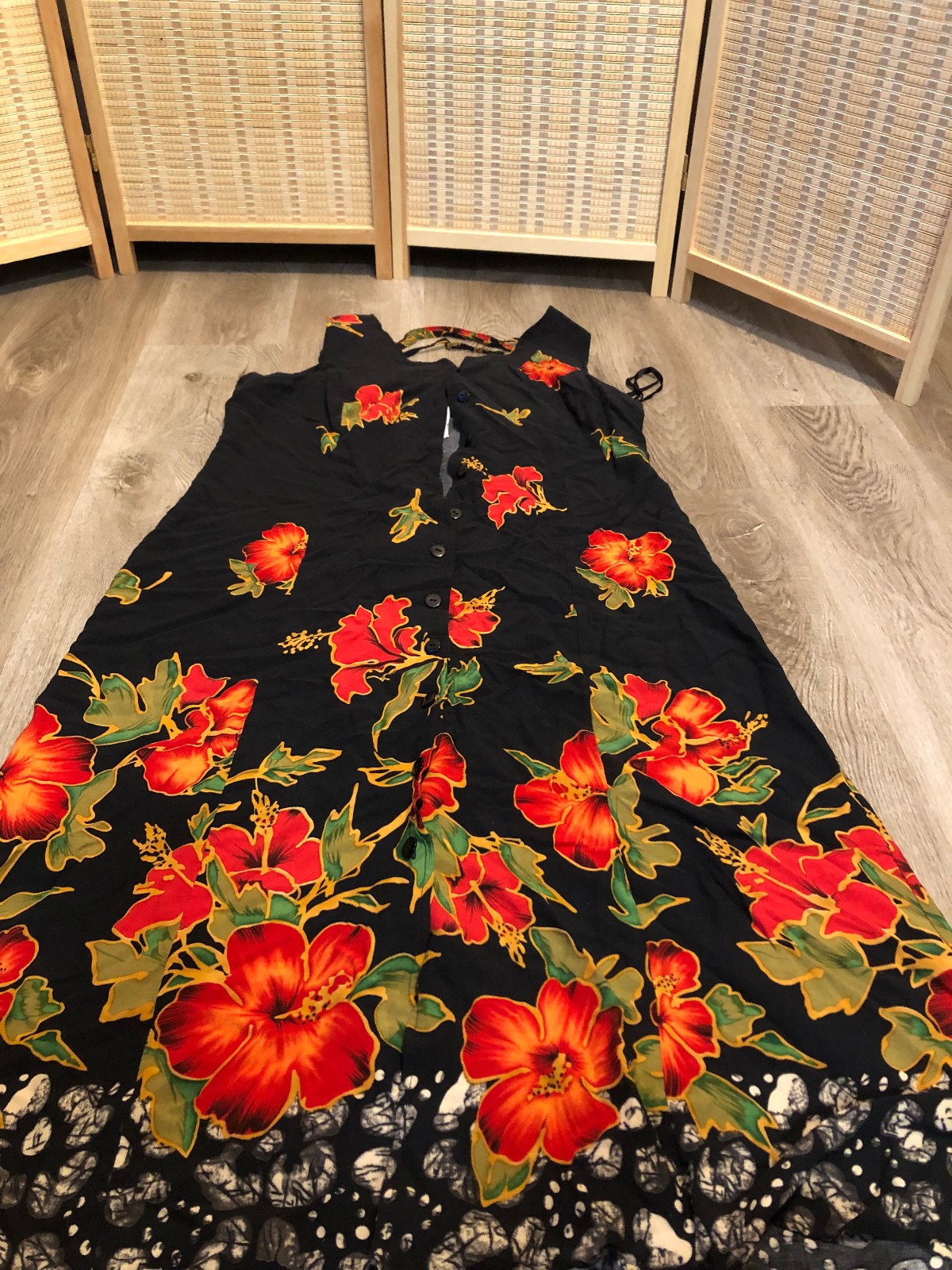 R&K Sleeveless Luau Dress Black and Red Size 16 100% Rayon (H99)