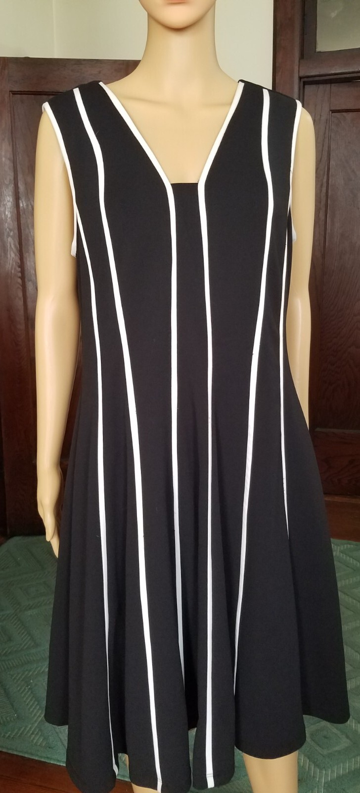 Shelby & Palmer Black And White Striped Flared Dress V-Neck Size 12