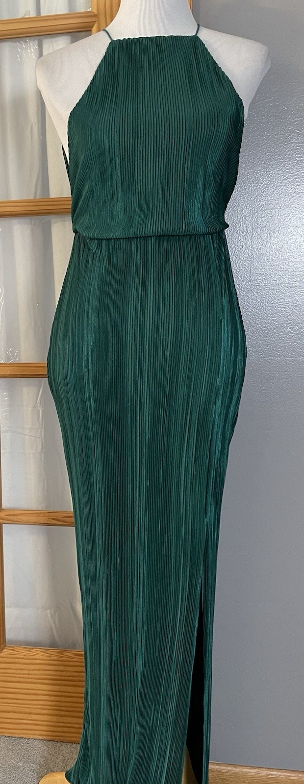 Boohoo Pleated Halter Maxi Dress Sz 4 Back Cut Out Slit Green Cocktail Party