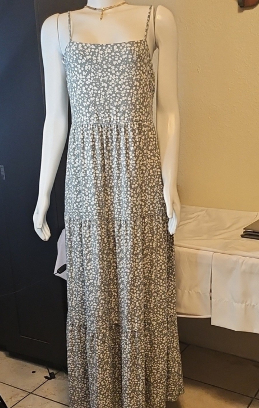 SO Floral Maxi Sundress Gray/White Square Neck Spaghetti Straps Stretch L
