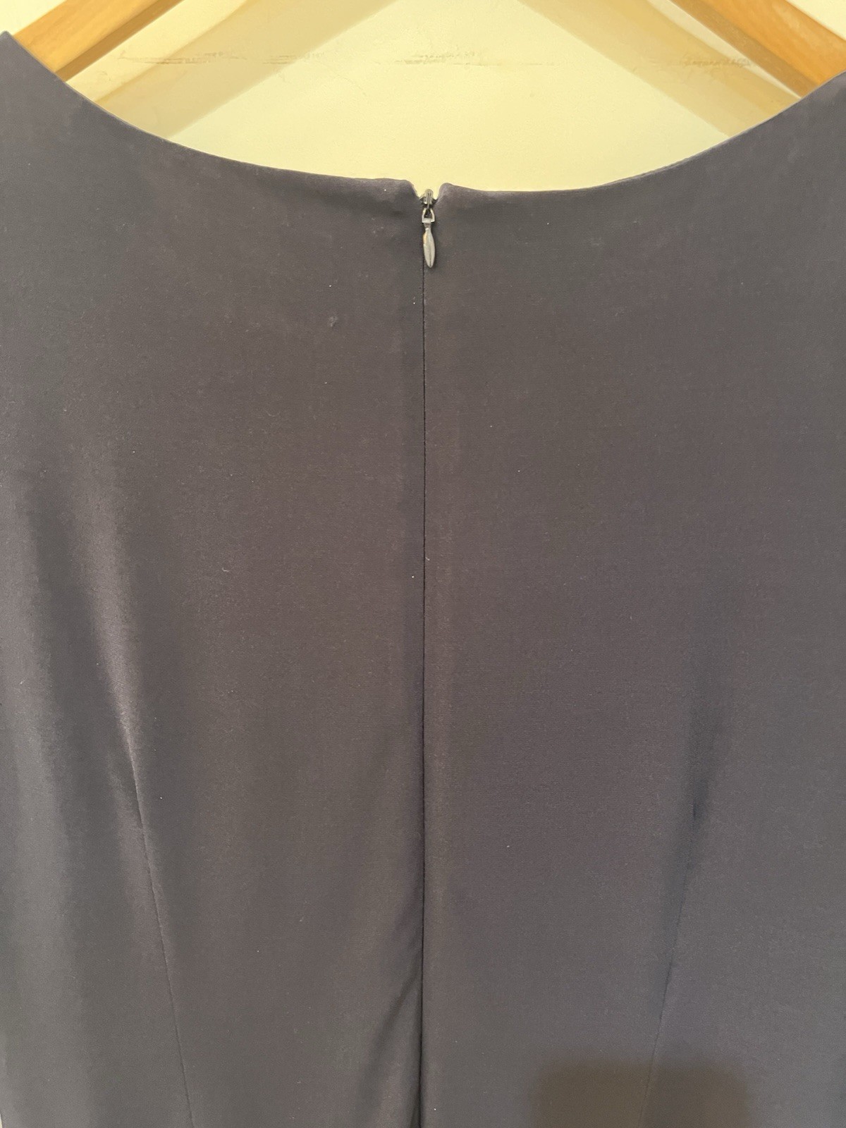Laura Jeffries Navy Blue Ruched Sheath Dress Gold Buckle Accent Size 16 Classic