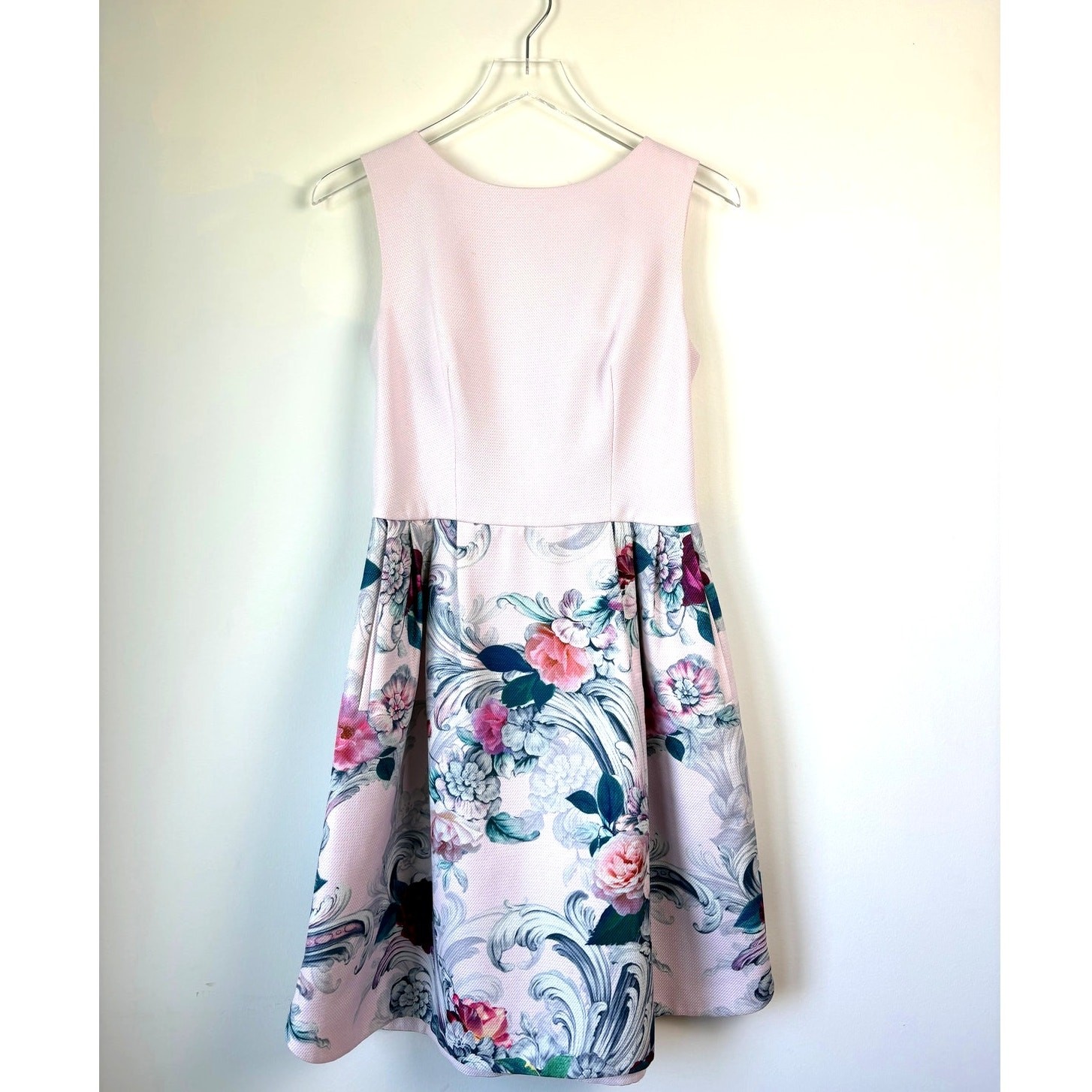 Ted Baker Sleeveless Light Pink Short Floral Dress with Pockets Women’s Size 2