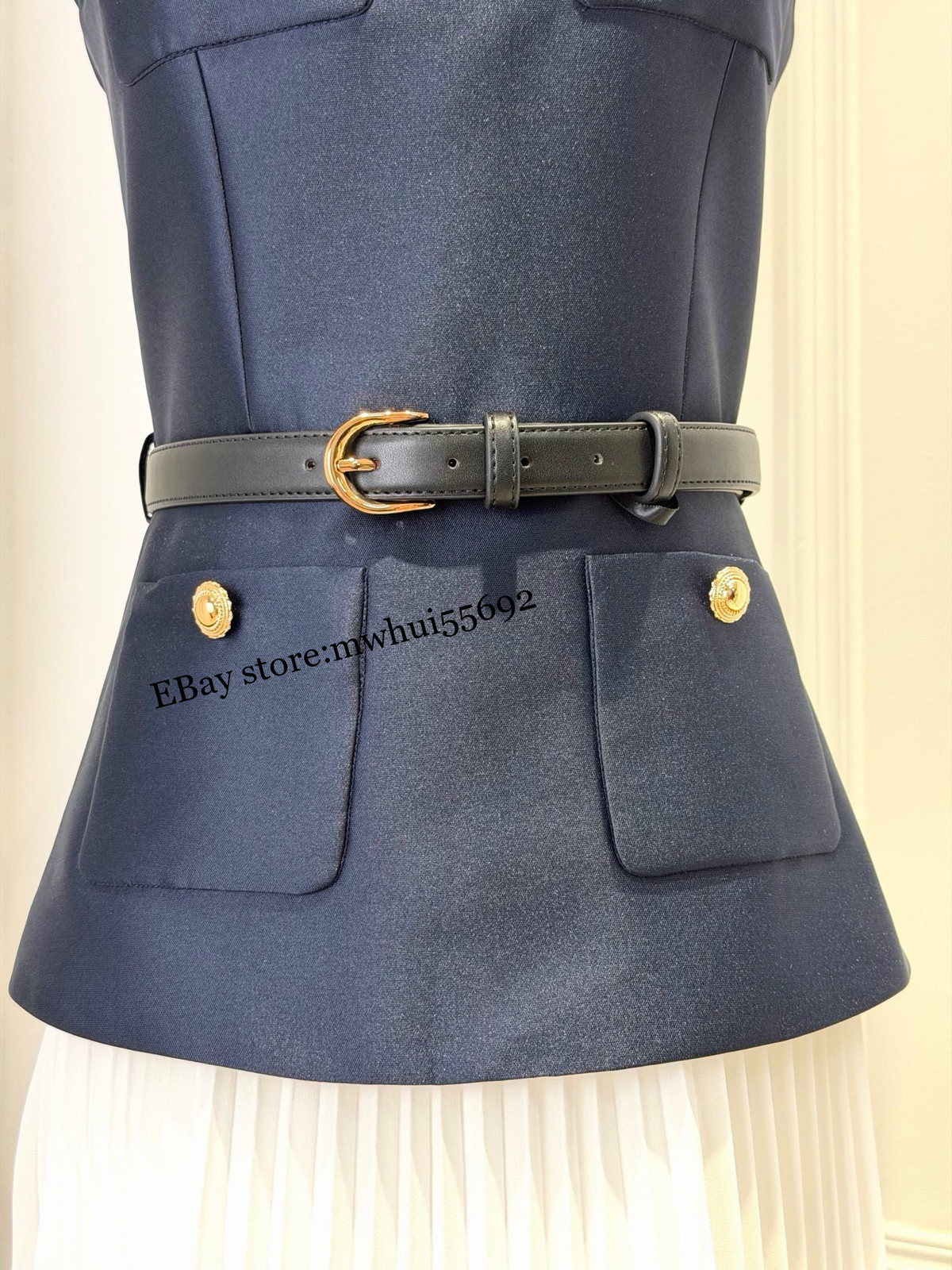 Elegant Temperament Slim Holiday Round Neck Sleeveless Pleated Dress 2026 Summer