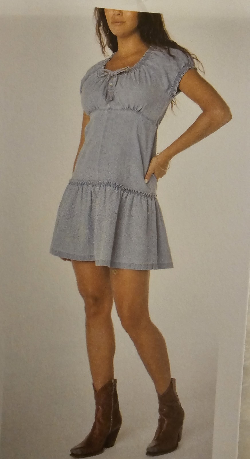 Celebrity Pink Women’s Scoop Neck Dress Size S Light Wash New with Tags