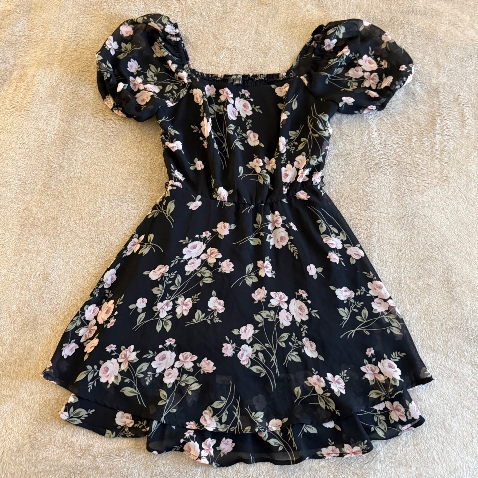 Lily Rose Black Floral Mini Dress XS Smocked Back Puff Sleeve Ruffle Hem