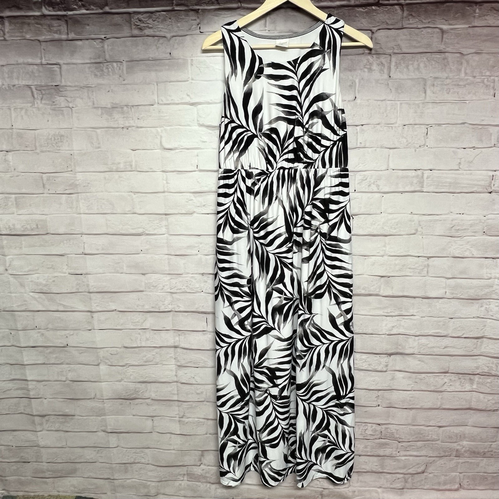 Soma Fiji Palm Grand Sleeveless Maxi Dress Womens Medium Black White Tropical