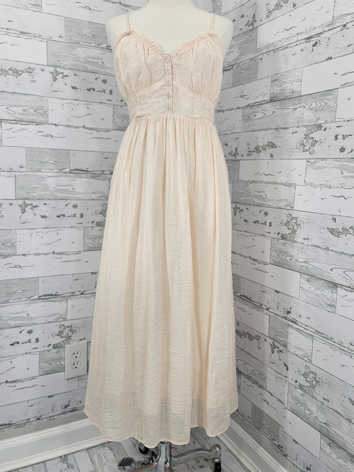 H & M Womens 12 Sleeveless Ruffle Midi Dress Gathered Waist Cream Peach