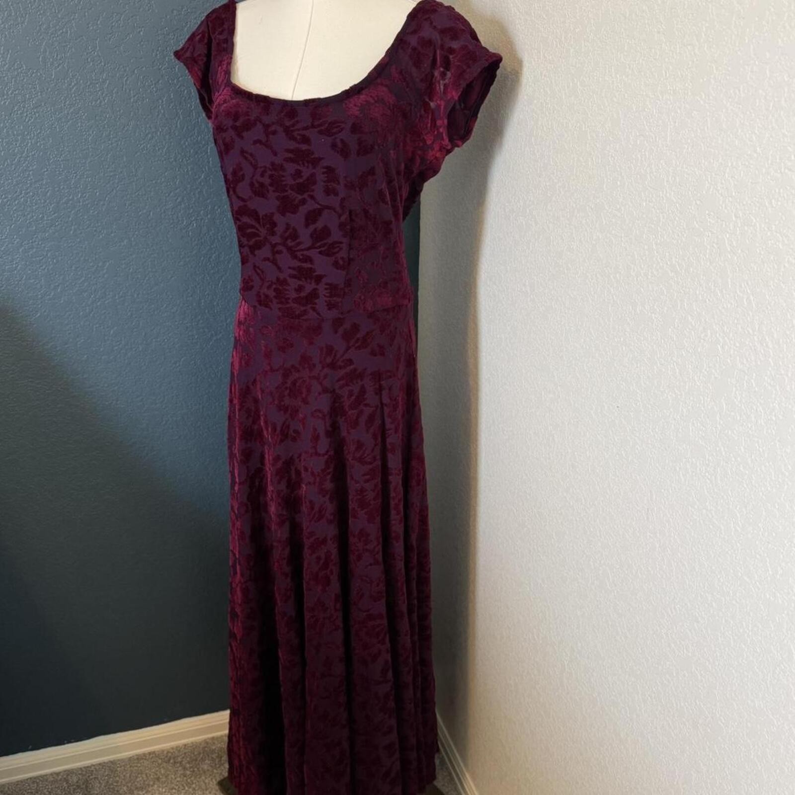 True Vintage Whimsigoth Floral Velvet Maxi Dress Gown, Open Back, Size 12