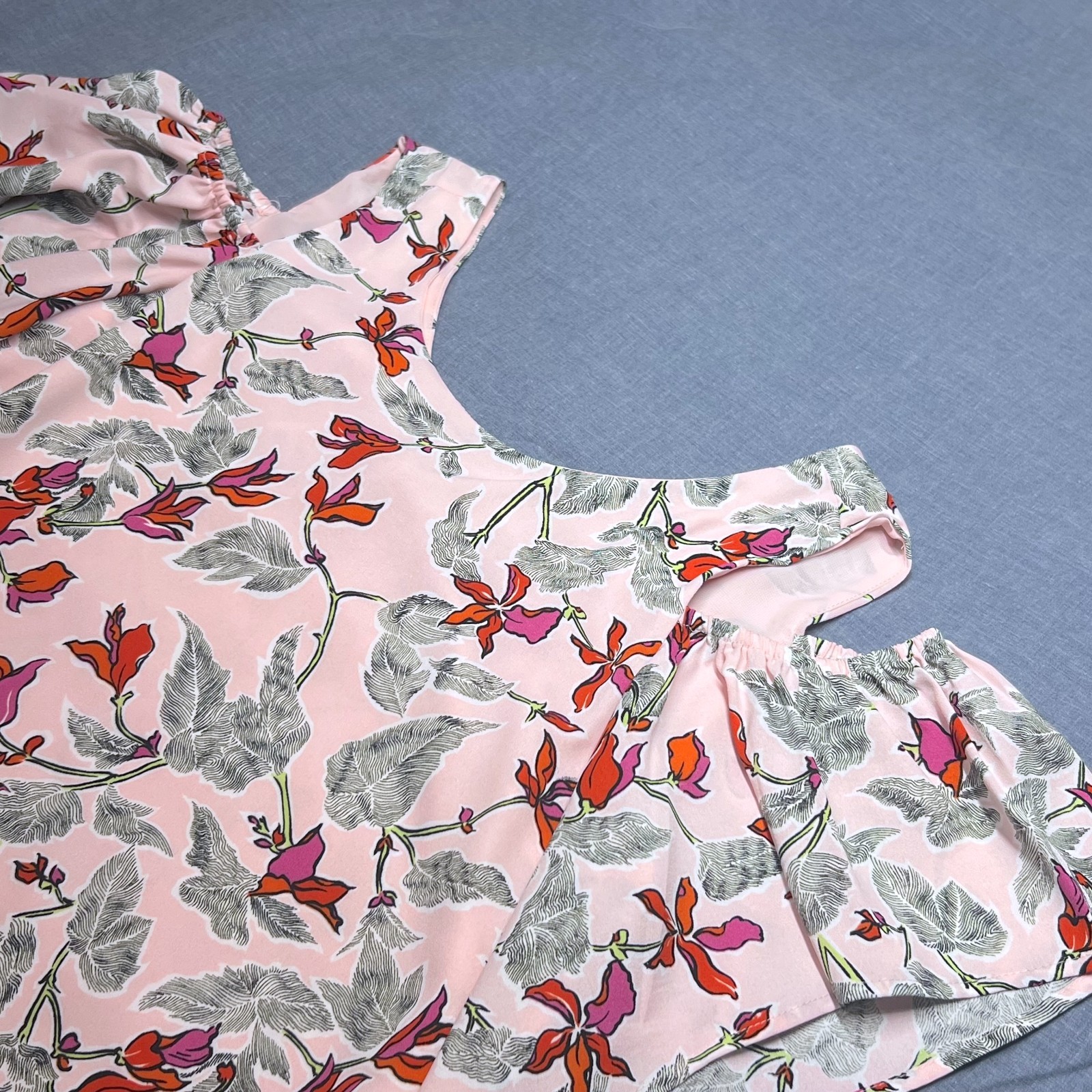 *NWT* C&E Peach Floral Cold-Shoulder Tent Dress Size Medium