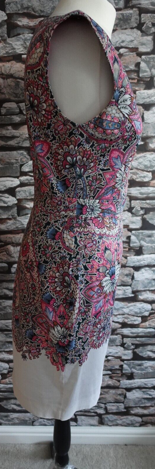 French Connection Beautiful Pretty Summer V Neck Lined Floral Dress Size 12