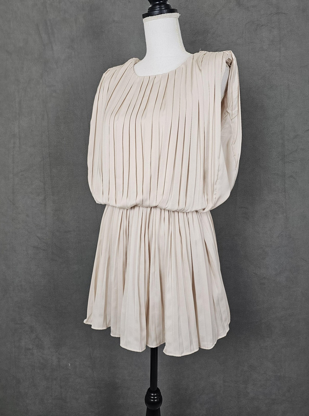 Hausen Dress Womens Medium Beige Pleated Sleeveless Blouson Mini Party Dressy