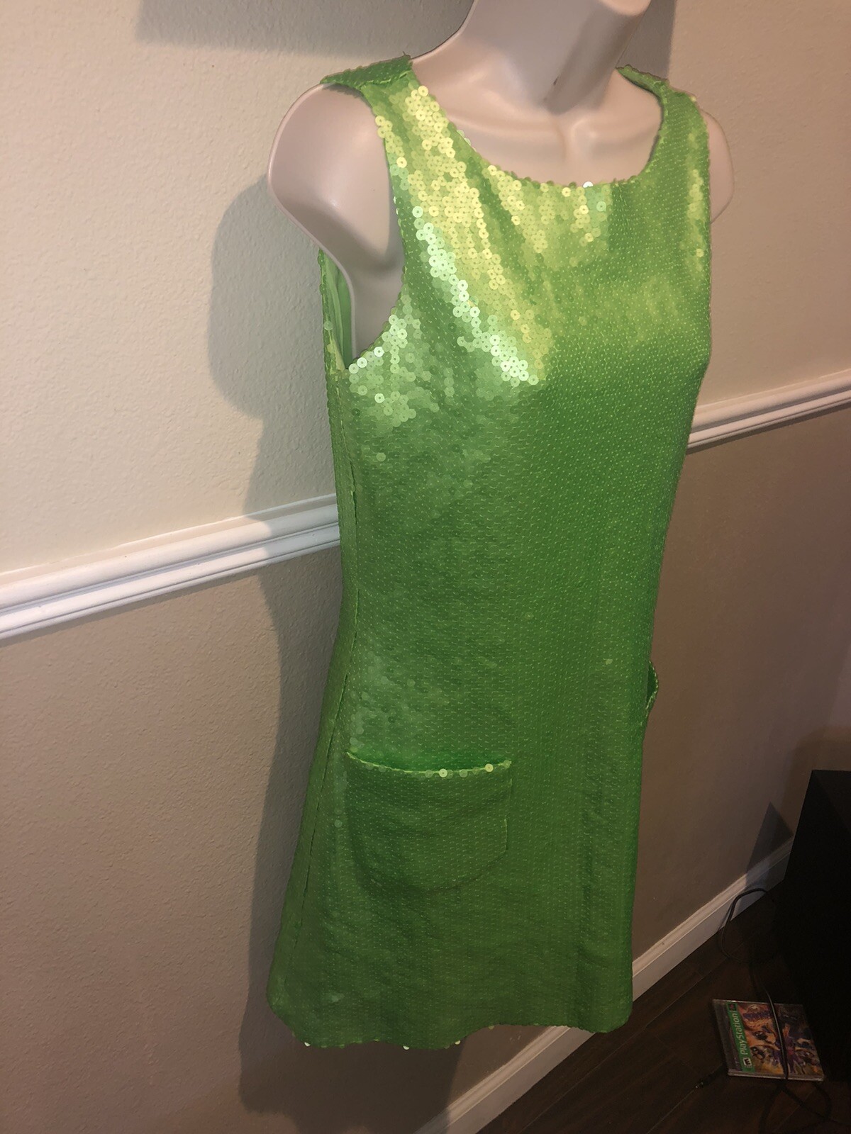 Vintage Jeanette Kastenberg Silk Sequin Mod Dress Green. Size 4-6