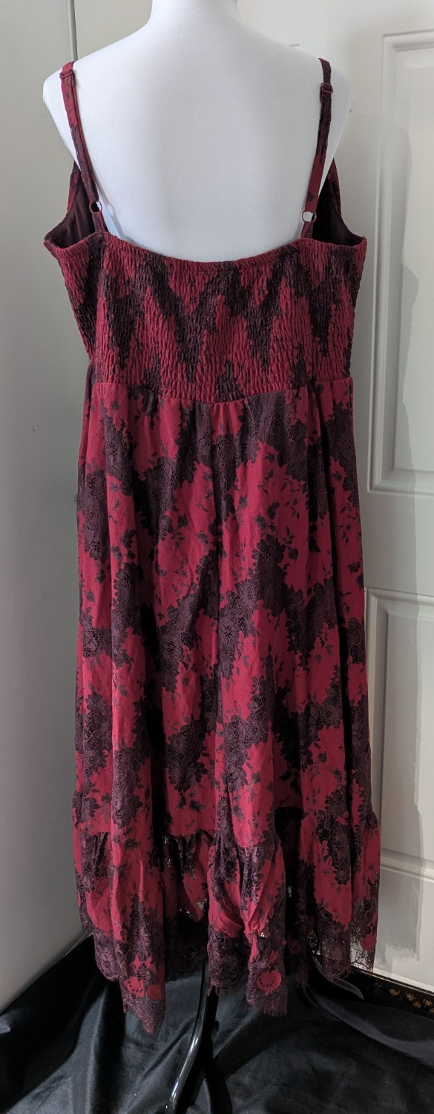 Torrid Dress Size 2 18/20 NWT Two Tone Lace Tiered Hem Dress In Rhubarb Pockets