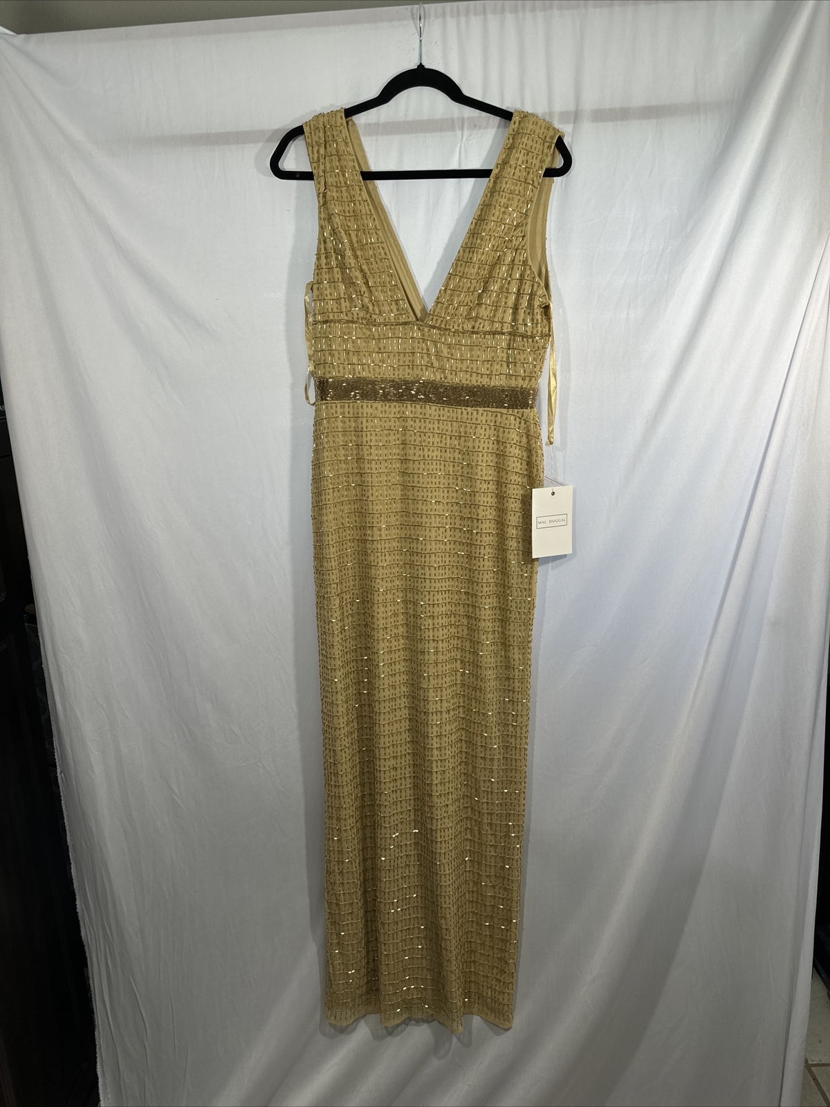 NWT $598 Mac Duggal [ 8 ] 5625 Beaded Cap Sleeve V Neck Column Gown Gold #G1605