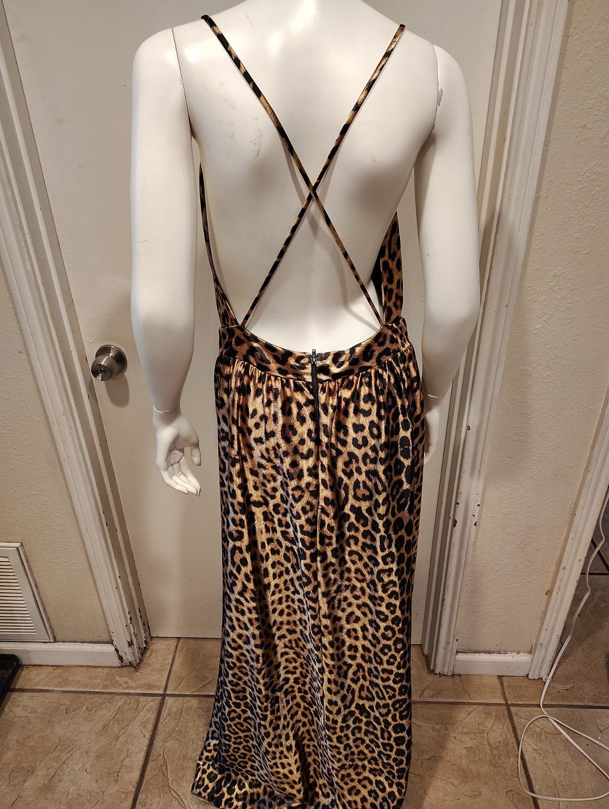 Fashion Nova NWT Can’t Tame Her Leopard Print Slit Maxi Dress 1X Glamour