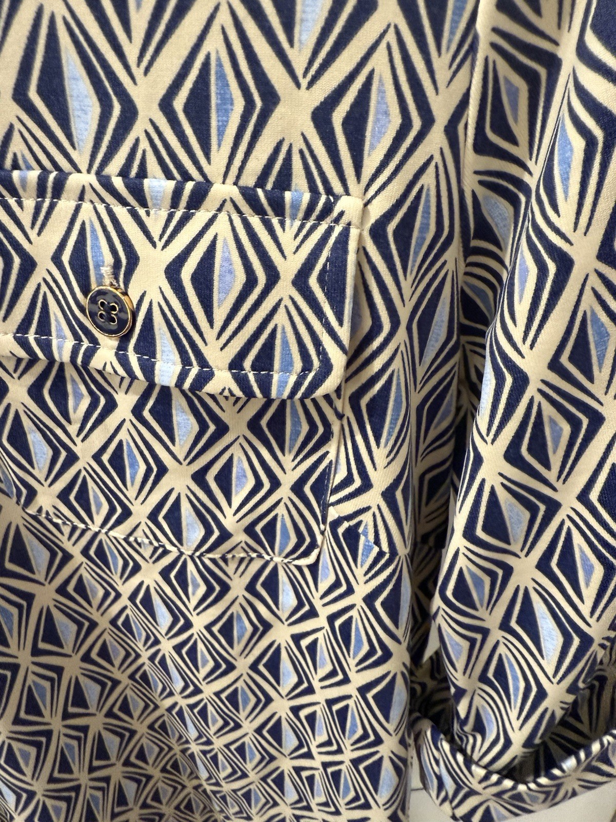 J. McGlaughlin Women’s M Blue Cream Pattern Dress Gold Blue Buttons Cuff Sleeve