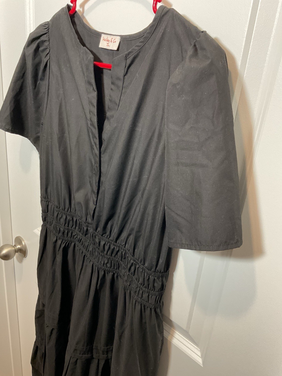 Hailey & Co Black Short Sleeve Smocked Waist Tiered Midi Dress Medium M Simple