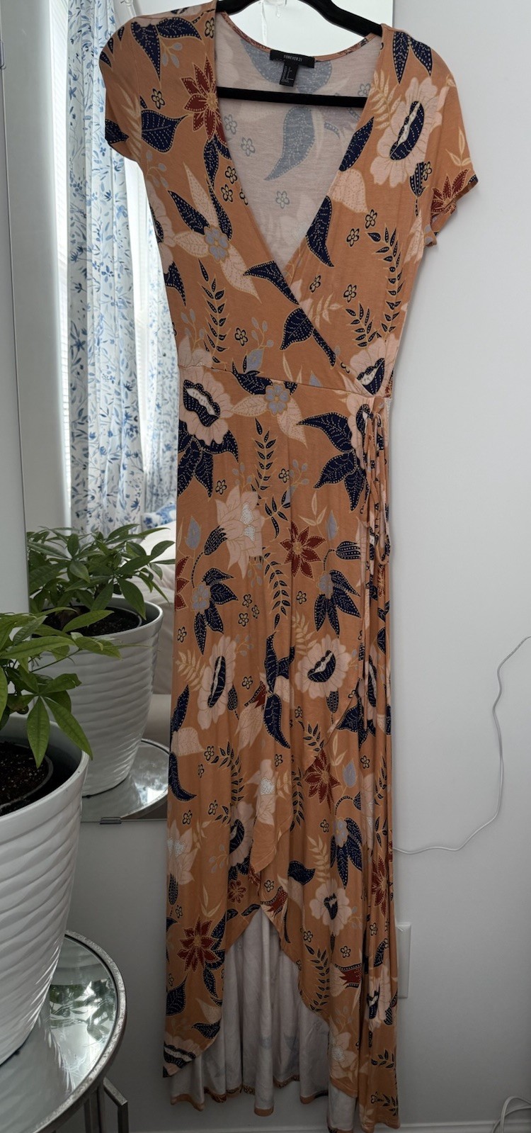 Forever 21 Tan Navy Red Floral Wrap Hi-Low Dress V-Neck Short Sleeve Size S