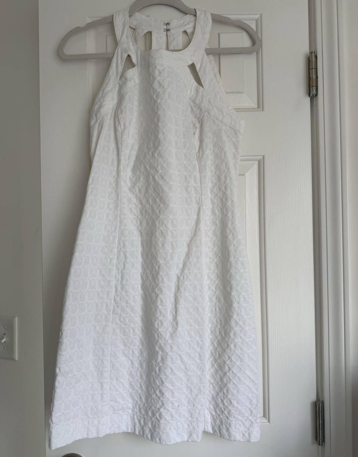 Crown & Ivy White Cotton Jacquard Shift Dress Cutout Back Round Neck 2