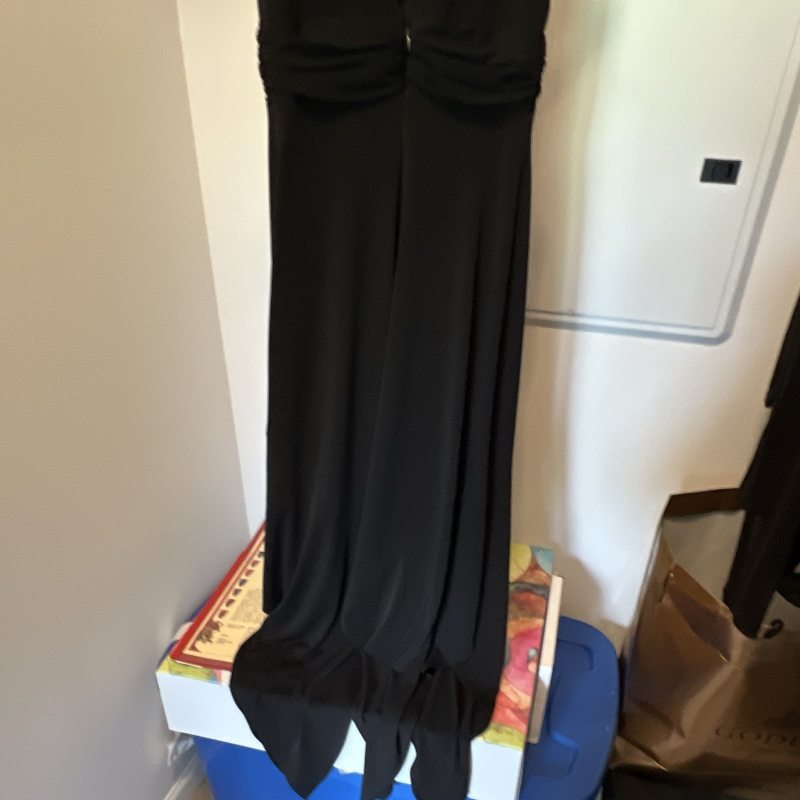 Laundry by Shelli Segal Women’s 2 Black V-Neck Sleeveless Long Beaded Gown