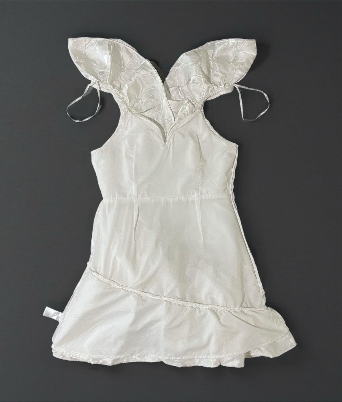 🍥 DO+BE White Floral Jacquard Mini Dress | Women’s Sm | V-Neck | Ruffle Sleeve