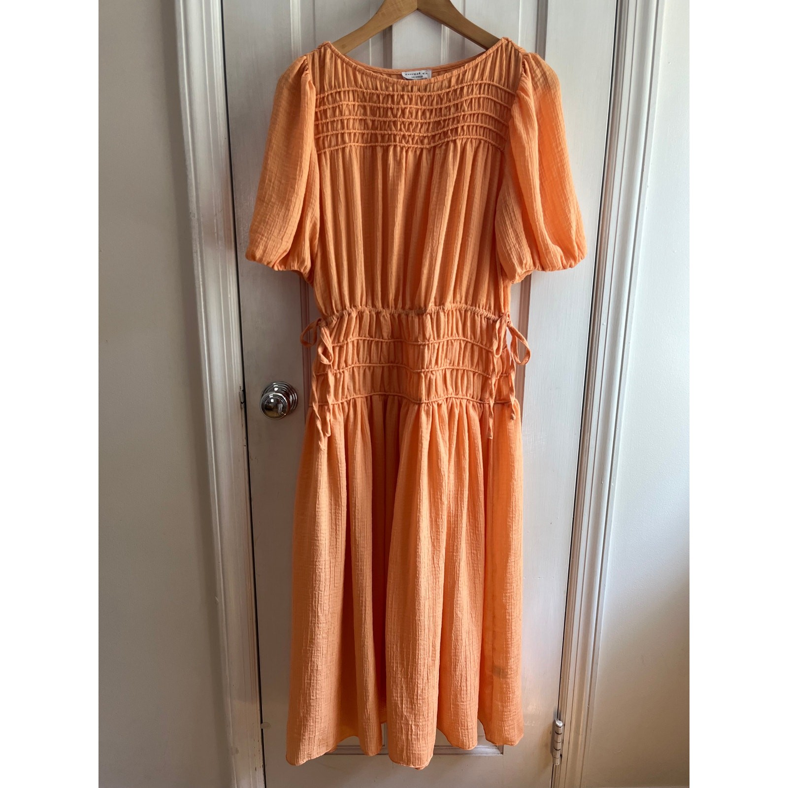 Current Air Cantaloupe Orange Smocked Crinkle Midi Dress Small | Euro Summer