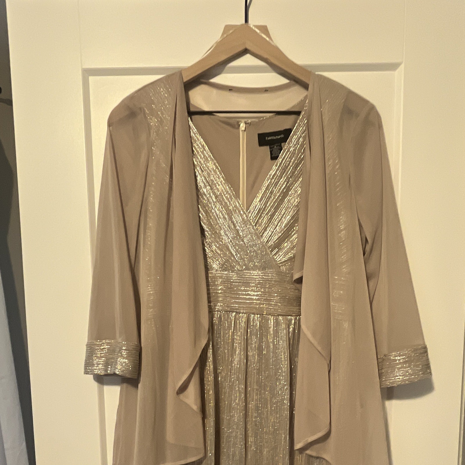 R&M Richards Gold Metallic Pleated Long V-Neck Jacket Dress 3/4 Sleeve 6