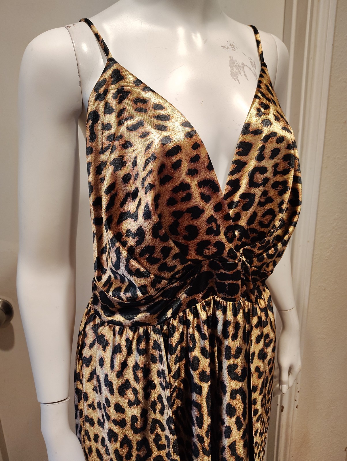 Fashion Nova NWT Can’t Tame Her Leopard Print Slit Maxi Dress 1X Glamour