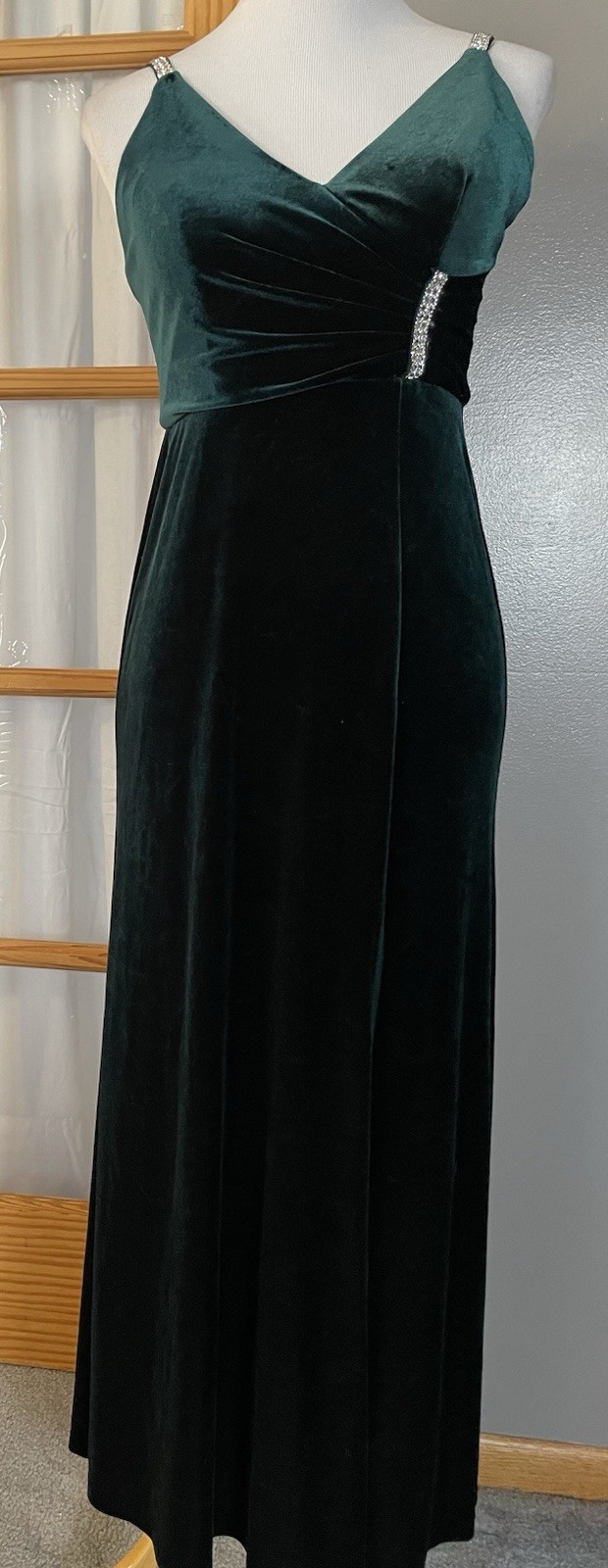 Nightway Velvet Evening Gown Maxi Dress 4P Green Pleated Rhinestones Prom Formal